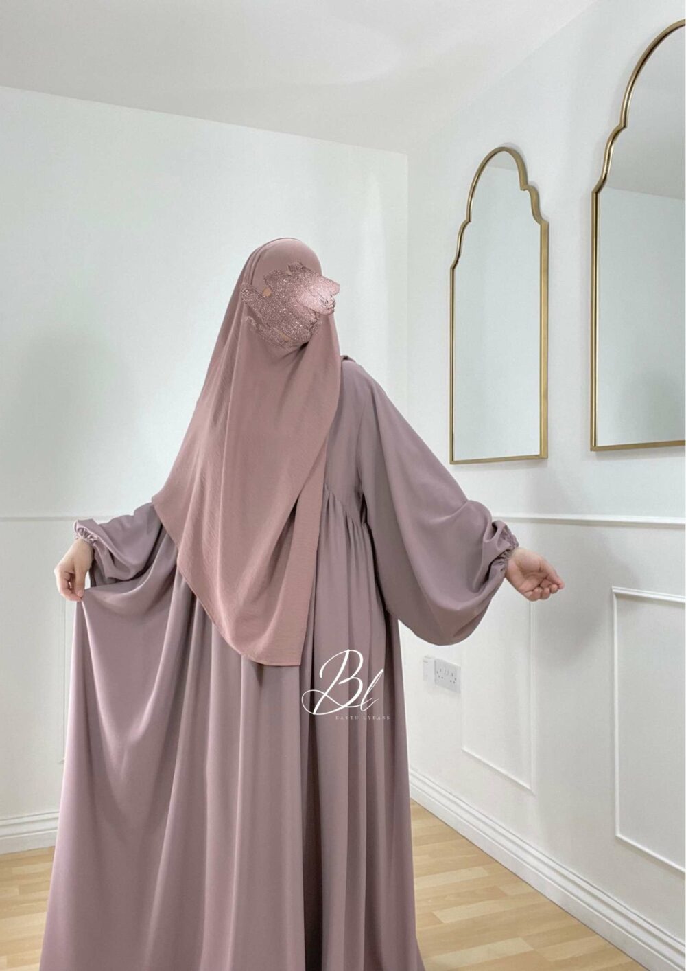 Naia Abaya Medina Silk (more colors) – Image 9