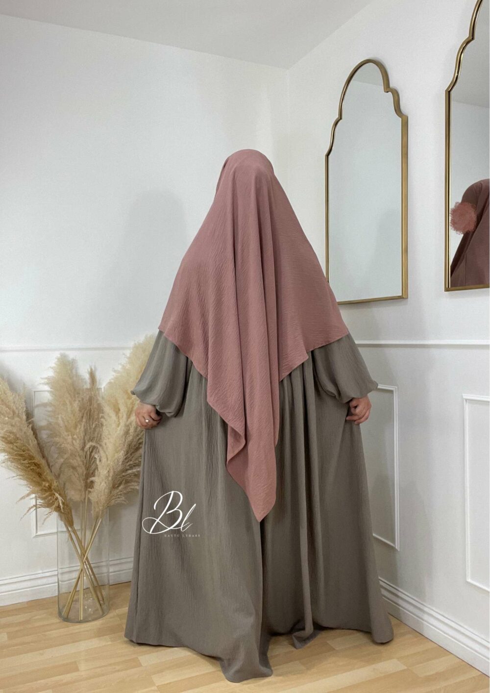 Maya abaya